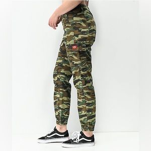 Women’s Dickies Camouflage Joggers Size 0